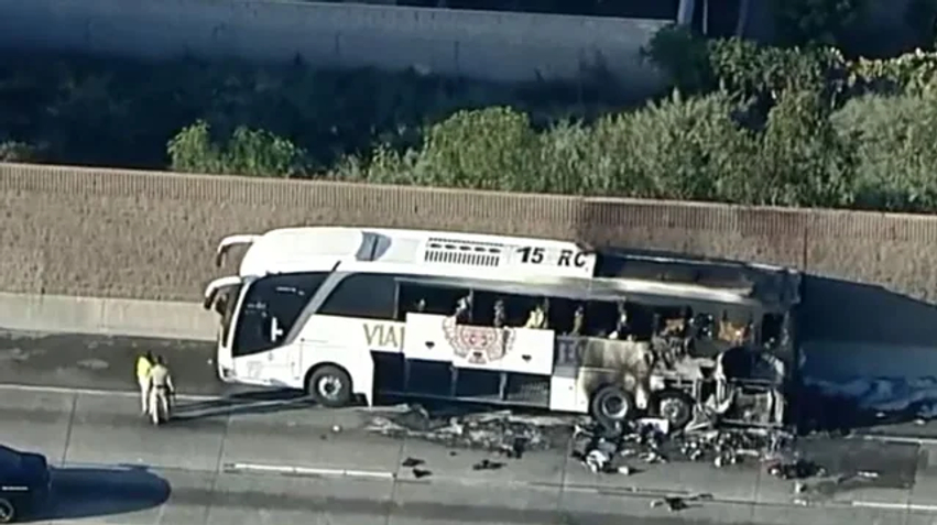 Zjarr në një autobus turistik në Kaliforni  humb jetën një person