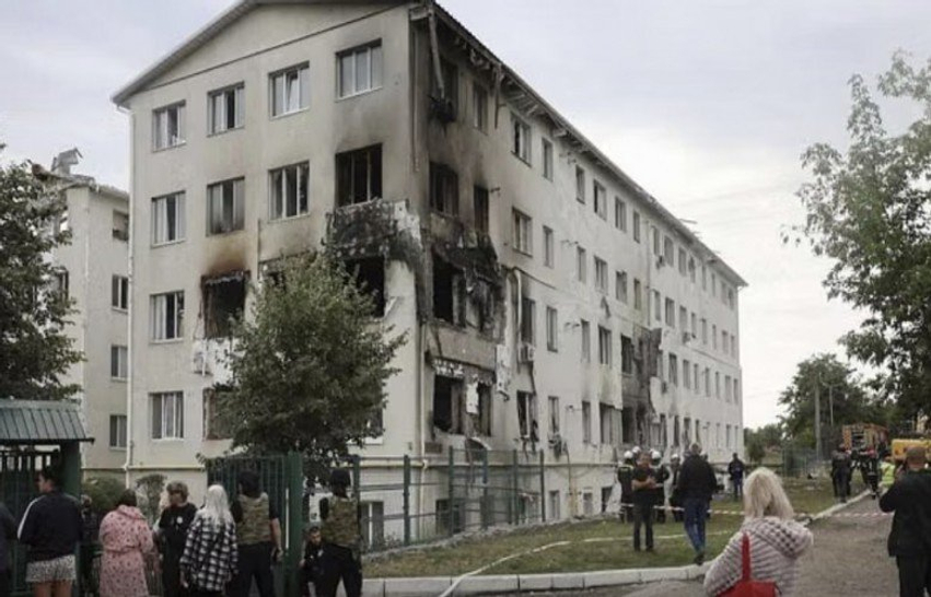 Sulm me dronë rusë në Kharkiv  dy të vrarë dhe dy të plagosur