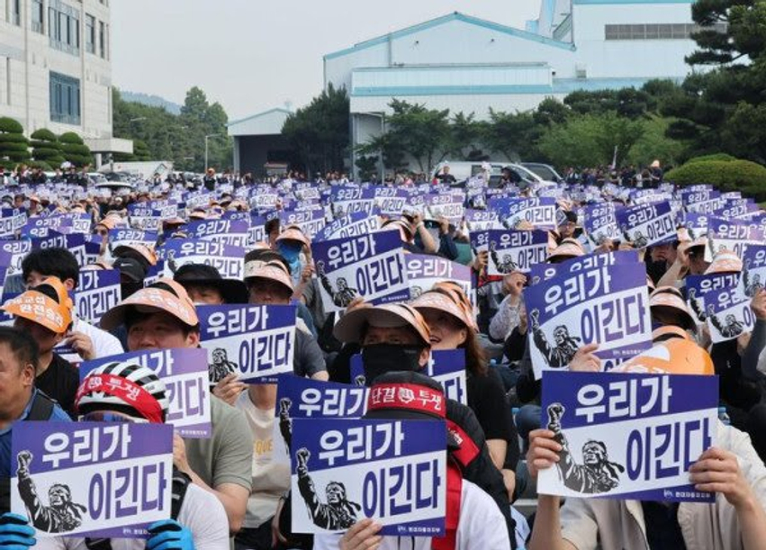 Rreth 39 000 punëtorë të Hyundai Motor organizon grevën e parë ditore në dekadë