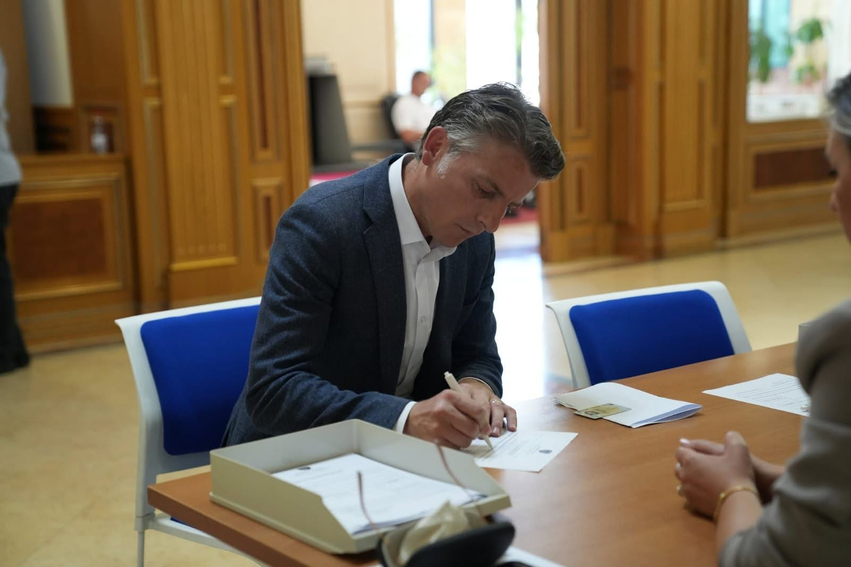  Thaçi president    deputeti i LVV së reagon ashpër ndaj propozimit të Haradinajt   ka një mesazh të fortë