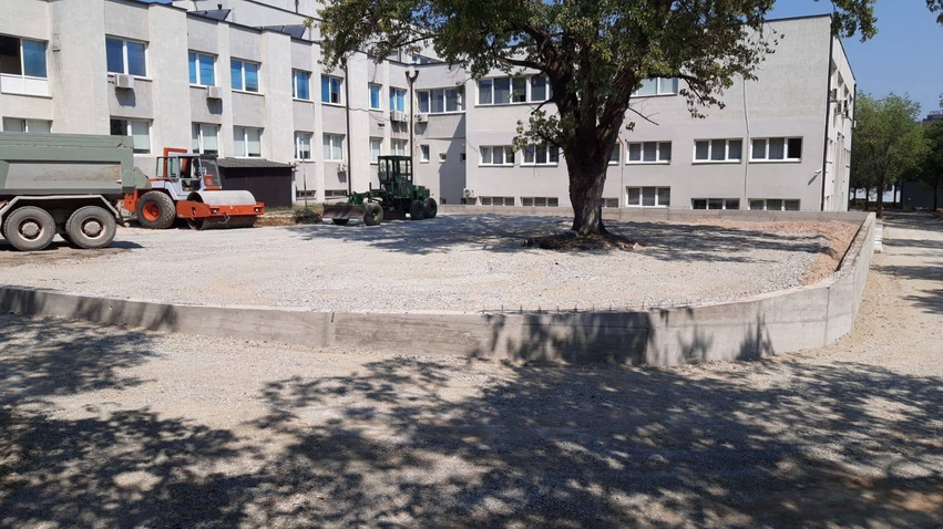 Vazhdojnë punimet në infrastrukturën e Spitalit të Përgjithshëm të Gjilanit