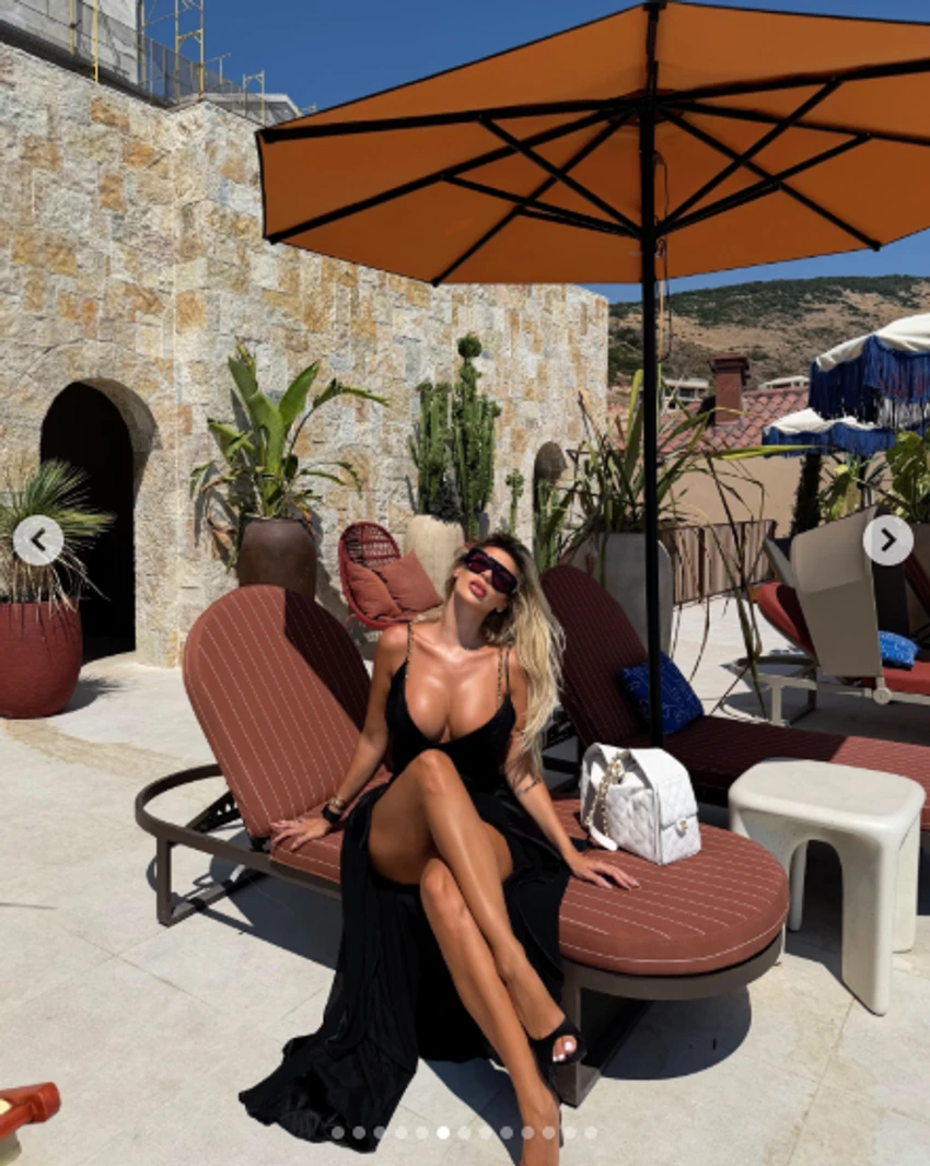 Luana Vjollca “ndez” rrjetin me fustanin e zi provokues! 5 Image