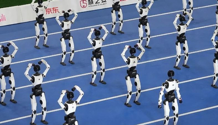 Roboti humanoid kinez thyen rekordin botëror të Usain Bolt  vrapoi 100 metra për 9 39 sekonda