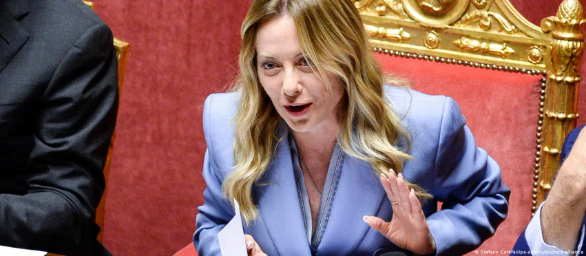 E veshur për pushtet  Giorgia Meloni dhe gjuha e modës
