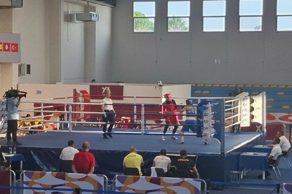 Donjeta Sadiku triumfon në Taranto 2026, avancon në gjysmëfinale