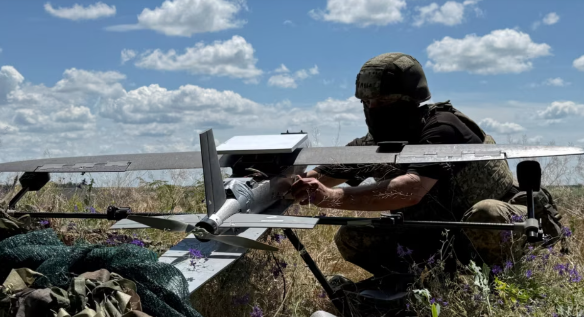 Lufta me dronë e Ukrainës shpërfaq një varësi të pakëndshme nga Kina