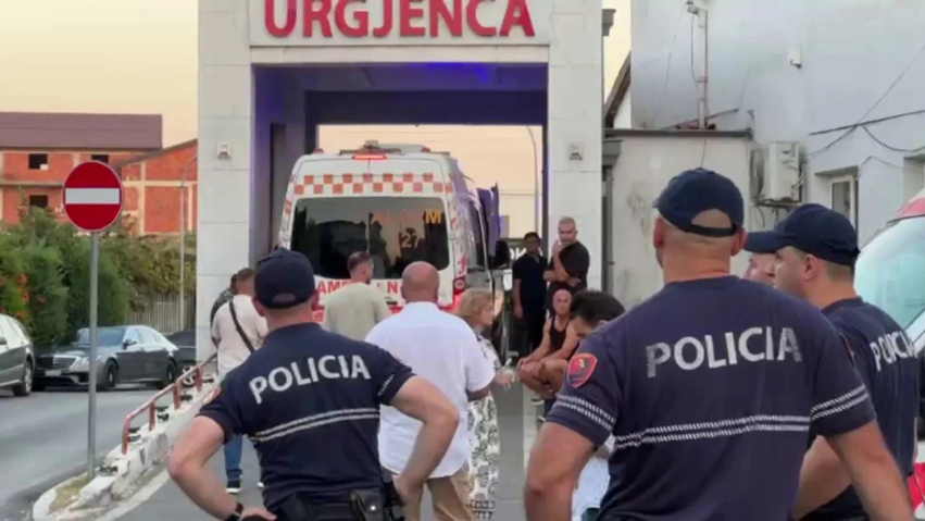 Vrasja e dyfishtë në Dukagjin  zbardhen detaje  Dy persona i zunë pritë makinës  babë e bir u qëlluan me breshëri