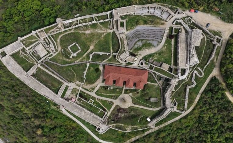 Kalaja e Prizrenit mbyllet përkohësisht për vizitorët