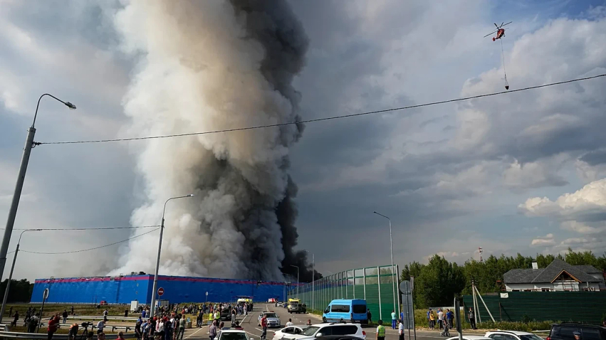 Dronët ukrainas godasin qendrat logjistike të gjigantit rus Ozon
