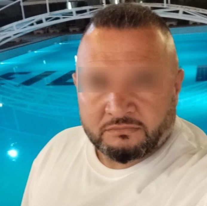 Detaje të reja nga vrasja në Nea Smyrni/ I dha 1 mijë euro para ngjarjes, gruaja e autorit: Kisha frikë nga ai, prej 18 muajsh zhdukej nga shtëpia