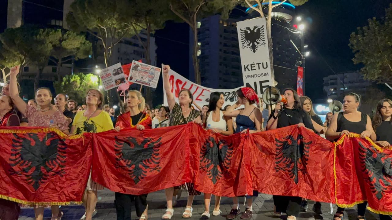 “Rama, dorëhiqu!” – Përfundon protesta e 86-të kundër qeverisë Rama, qytetarët njëzëri: “Shqipëria kërkon revolucion!”