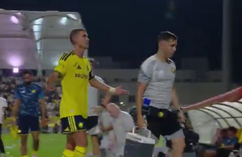 Ronaldo lë fushën i tërbuar  trajneri e zëvendëson në pushim