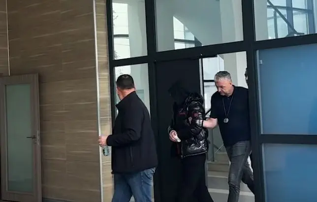 “I rekrutuar nga BIA”, ngritet aktakuzë për spiunazh dhe shantazh ndaj Fatmir Shehollit