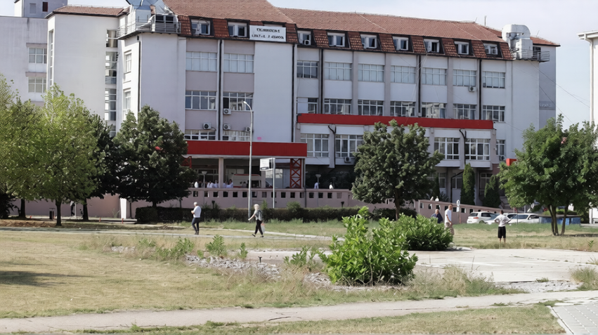 Nga QKUK flasin për gjendjen e 26 vjeçarit të dyshuar për vrasjen e bashkëshortes në Malishevë
