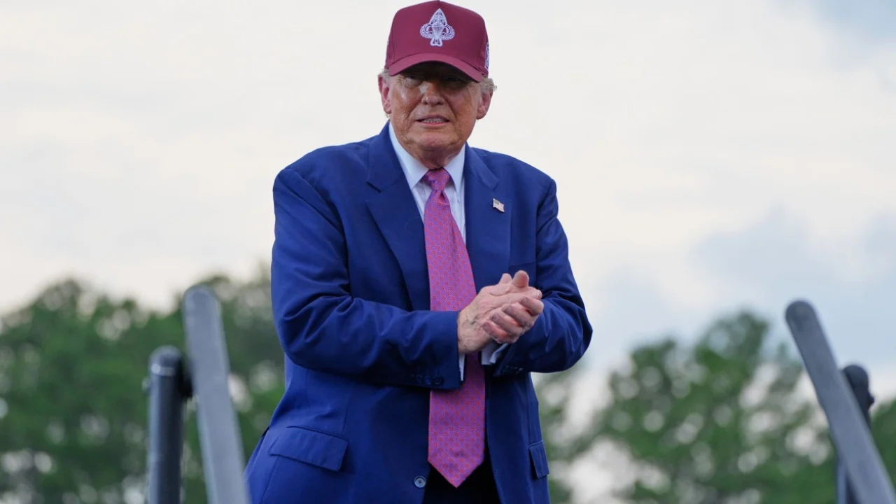 “Hormuzi është çminuar plotësisht”, Trump paralajmëron Iranin