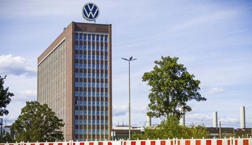 Sindikatat e Volkswagen paralajmërojnë: Kompania mund të shkurtojë deri në 140.000 vende pune