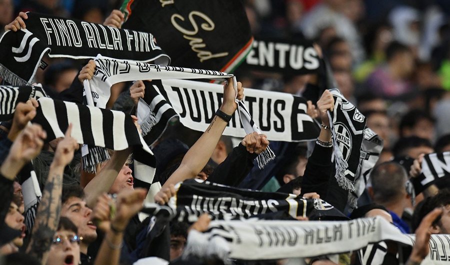 Juventus firmos me ish-portierin e Liverpool