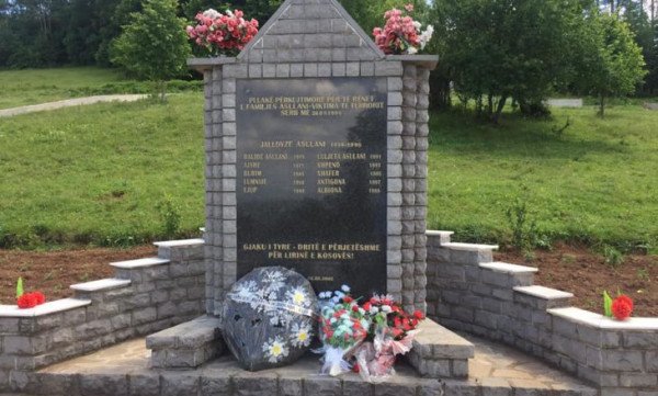 ​28 vjet nga vrasja e 11 anëtarëve të familjes Asllani