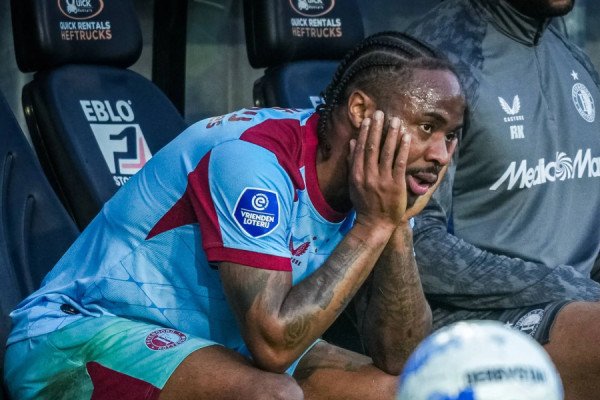 Sterling akuzohet për ngasje të rrezikshme pas aksidentit