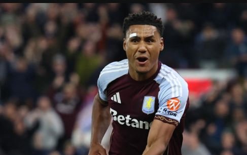 Sulmuesi anglez largohet nga Aston Villa