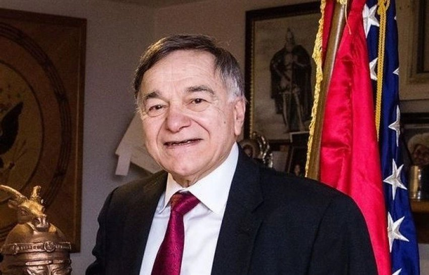 A ishte emri i DioGuardi t në tavolinën Kurti Abdixhiku  Njohësit flasin për  propozimin  për president