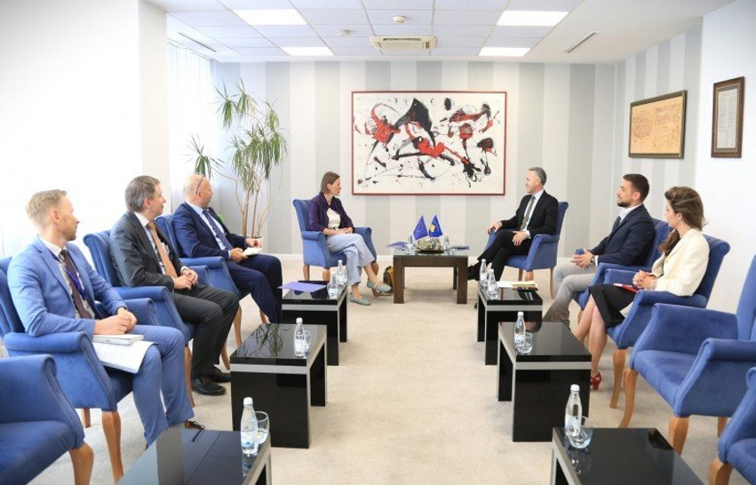 palatova-be-ja-pret-tejkalimin-e-ngercit-politik-dhe-formimin-e-institucioneve