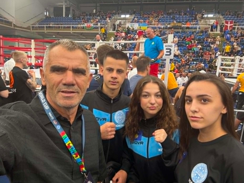 Paraqitje dinjitoze e Kombëtares së Kosovës  fitojnë tri medalje në Kupën Botërore