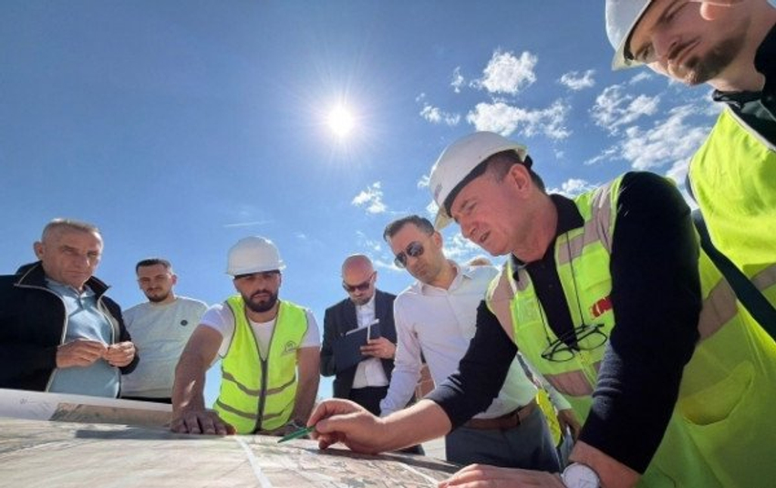 ​Vazhdojnë punimet në rrugën Dollc-Zahaq, ministria e pranon se ka