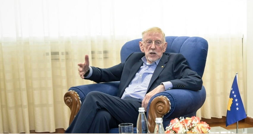 Walker paralajmëron thellim të përçarjes nëse partitë nuk bashkohen për presidentin