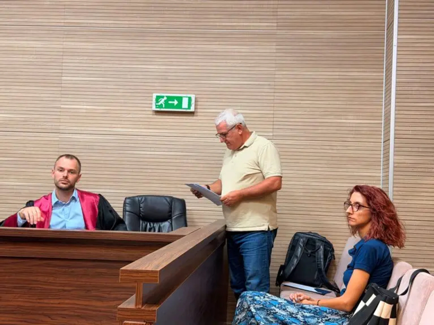 Sveçla  Ndihem i pafajshëm