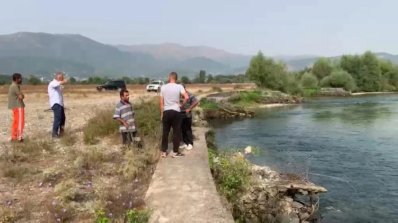 Uji i rrëmbyeshëm mori jetën e 7-vjeçares, reagon Policia: 4 persona u shpëtuan, vijojnë hetimet për ngjarjen