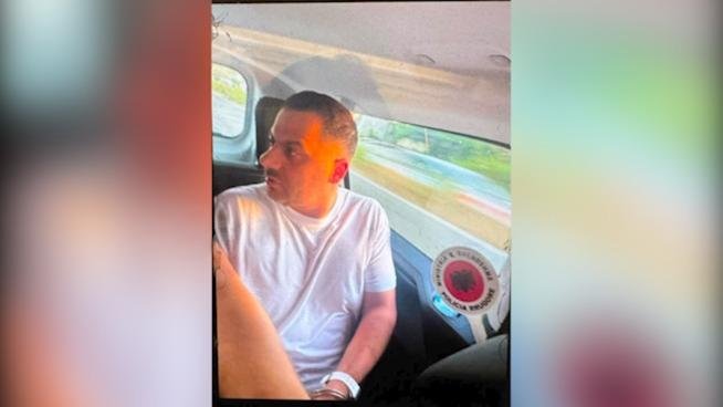  Dosja ‘AKSHI’, Ergys Agasi mbërrin në GJKKO, pritet të njihet me masën e sigurisë