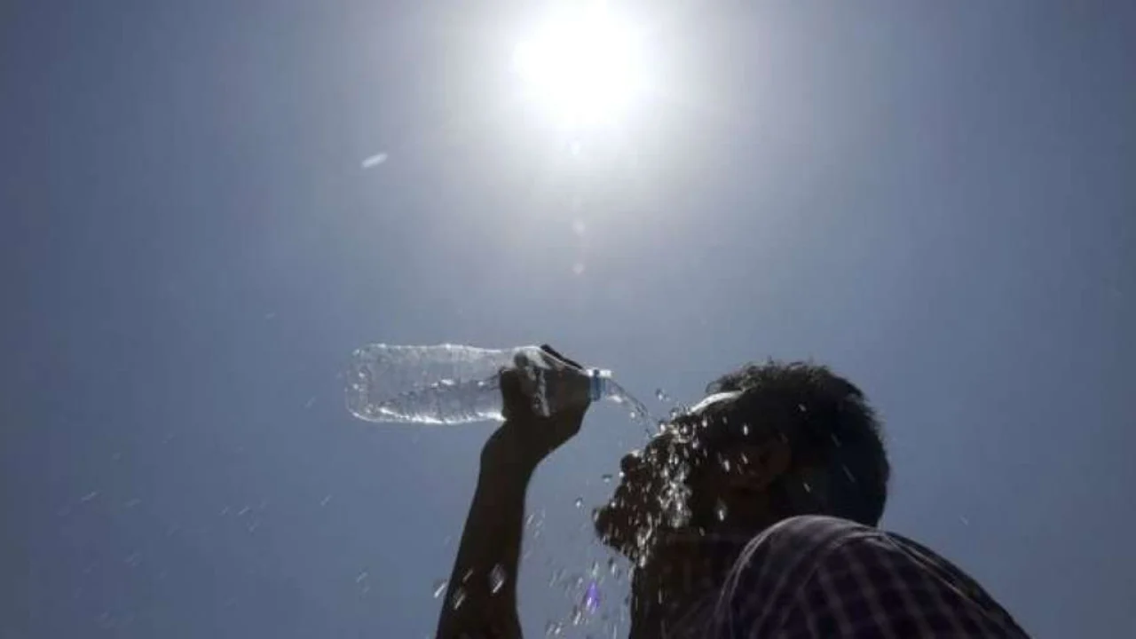Vera nuk ka ndërmend të largohet/ Shtatori nis me temperatura të larta, termometri pritet të shkojë deri në 42°C
