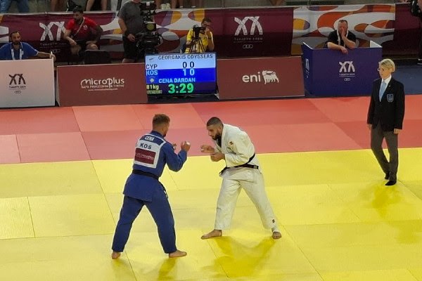 Dardan Cena kalon një tjetër luftë, tani synon medaljen