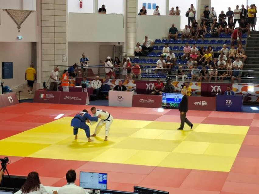 Edhe Akil Gjakova e nis me fitore në Taranto  kalon në çerekfinale