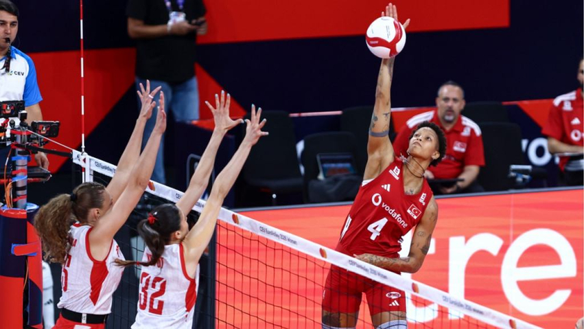 Polaket shkaktuan senzacion në Kampionatin Evropian 