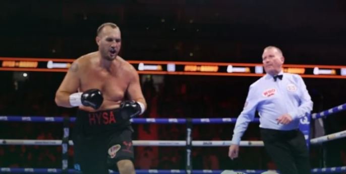 Boksieri shqiptar nuk përmbahet, fiton me nokaut dhe mbron titullin WBO