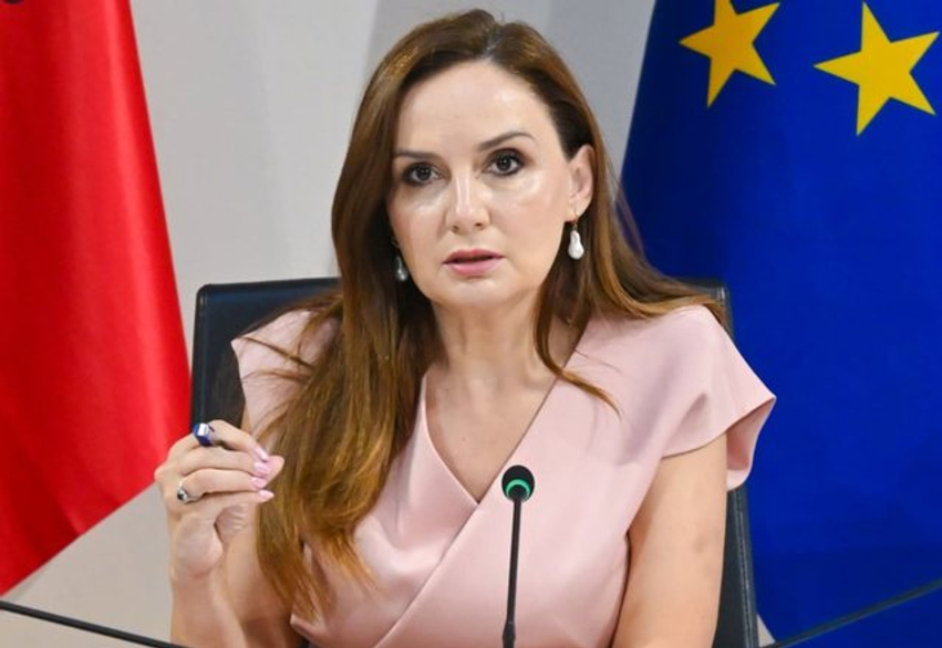Tabaku “nervozon” qeverinë, MIA: Deputetja ripostoi një status të