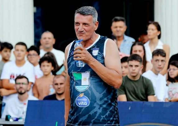 Naim Hajrizi nuk i ndahet basketbollit