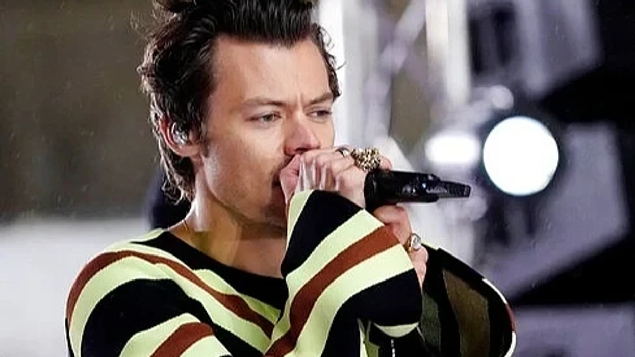 Harry Styles kritikon ish-partneren e tij Taylor Swift që u martua në një sallë vallëzimi