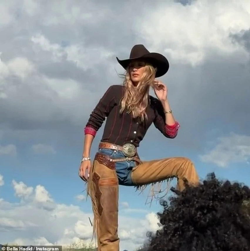 Bella dhe Gigi Hadid sjellin stilin kauboj në setin e ri fotografik