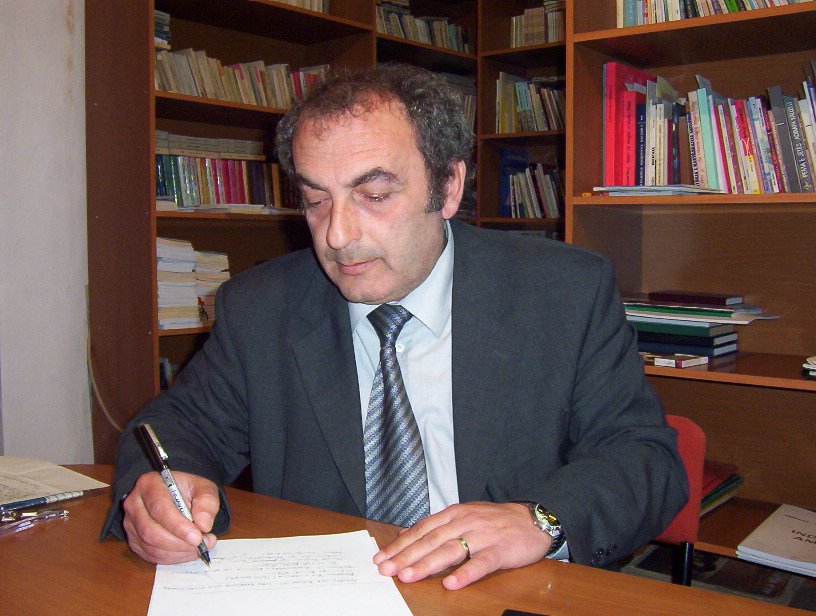E drejta me fol dhe e drejta me hesht