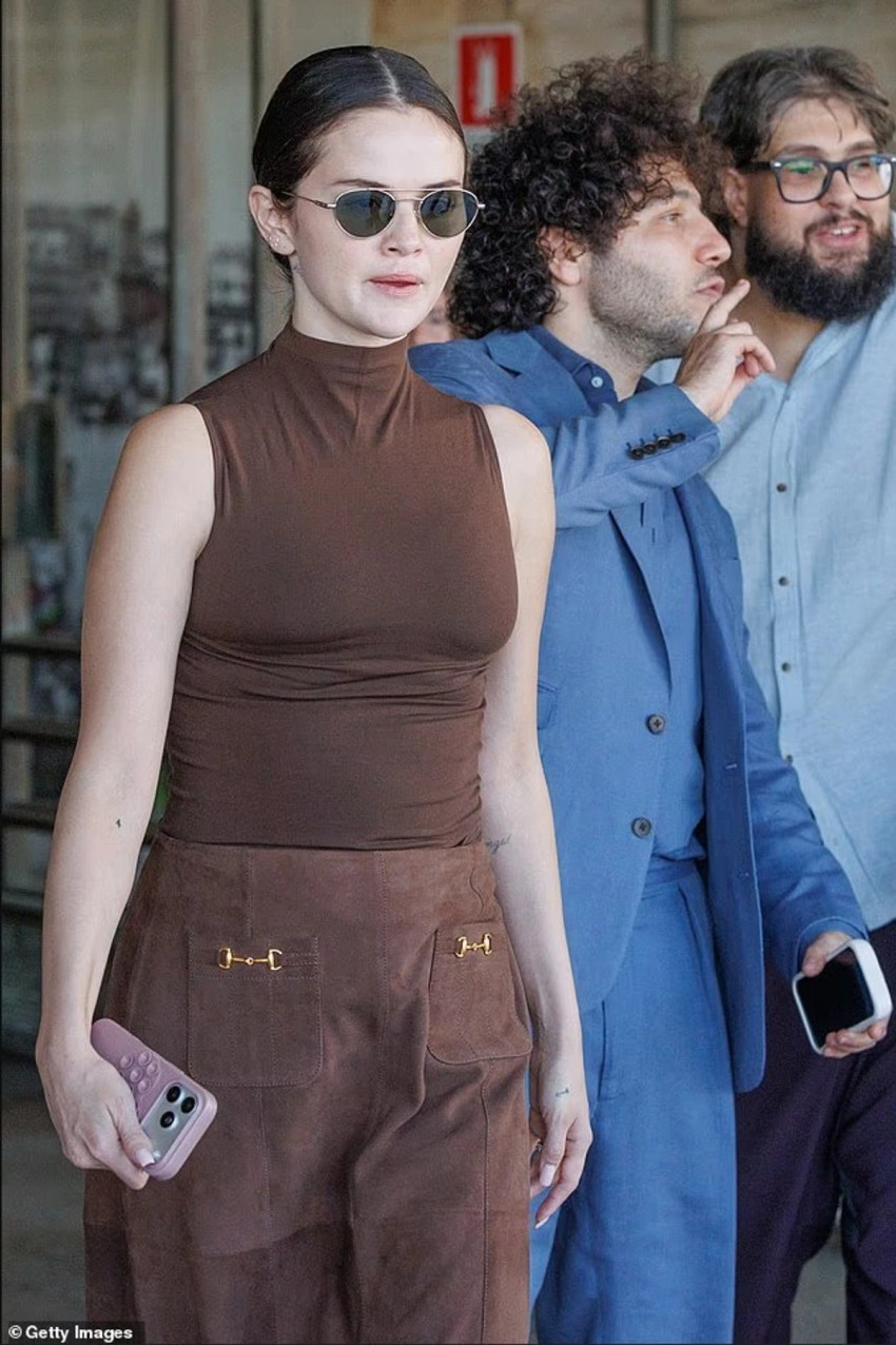 Selena Gomez dhe Benny Blanco shijojnë momente romantike në Venecia 3 Image