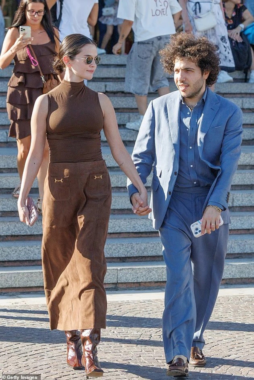 Selena Gomez dhe Benny Blanco shijojnë momente romantike në Venecia 4 Image