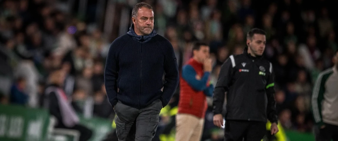 Flick i lumtur me fitoren, por ka disa kritika për futbollistët e Barcelonës