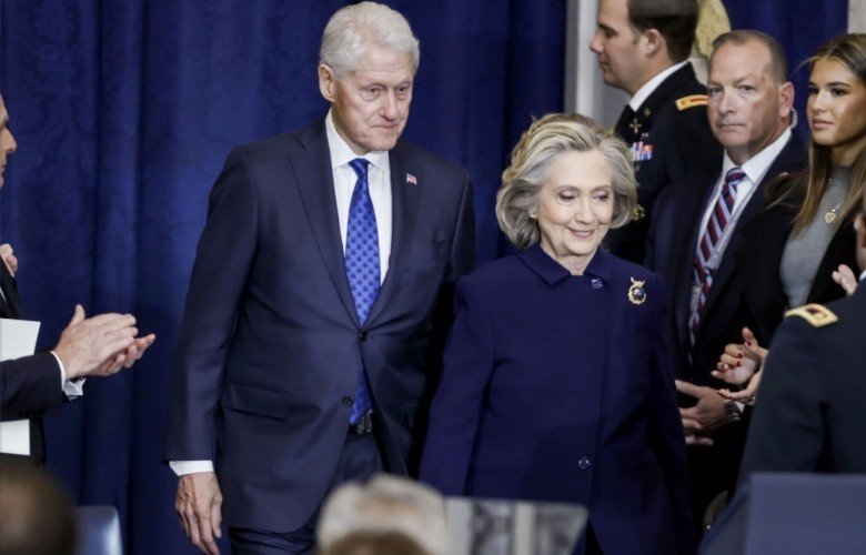 Clintonët pranojnë të dëshmojnë për Epstein