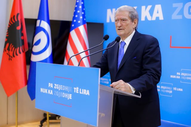 Berisha: Gjykata Kushtetuese është strofulla e fundit e hajdutëve