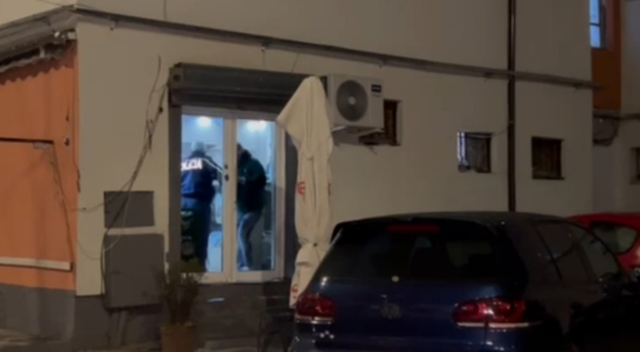 Degradon konflikti në një lokal në Korçë/ I mituri godet emigrantin 34-vjeçar me th*kë, arrestohet 17-vjeçari