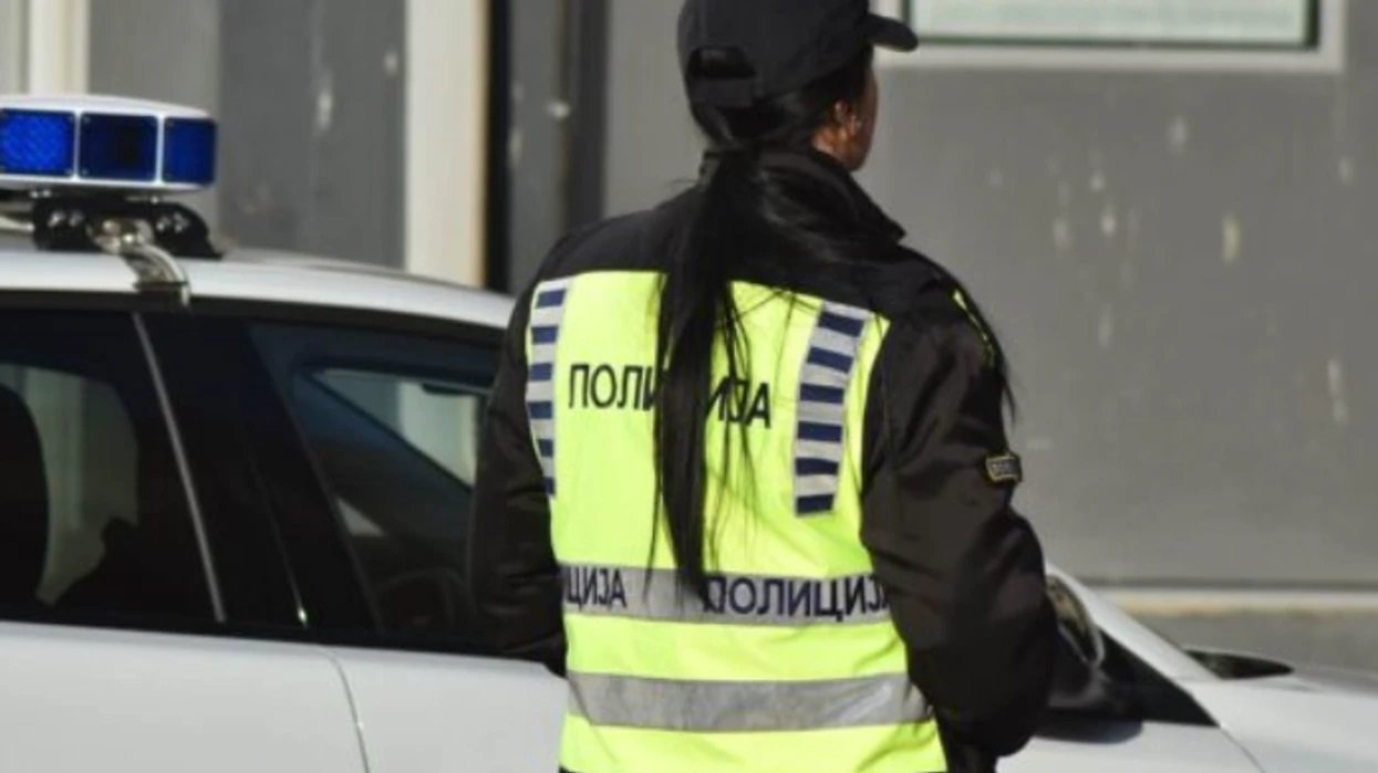 Dy persona nga Kumanova vozitën pa leje, policia ua sekuestron makinat