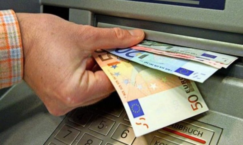 Paga përballë shpenzimeve: Si t’i menaxhojmë paratë?